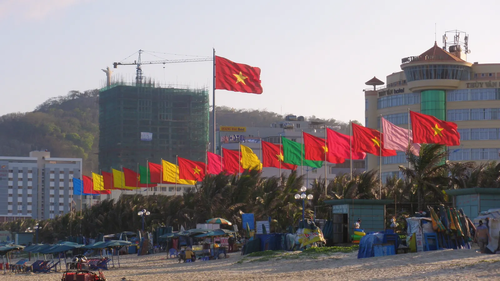 Flags along the seafront at Bãi Sau (Back Beach), Vũng Tàu