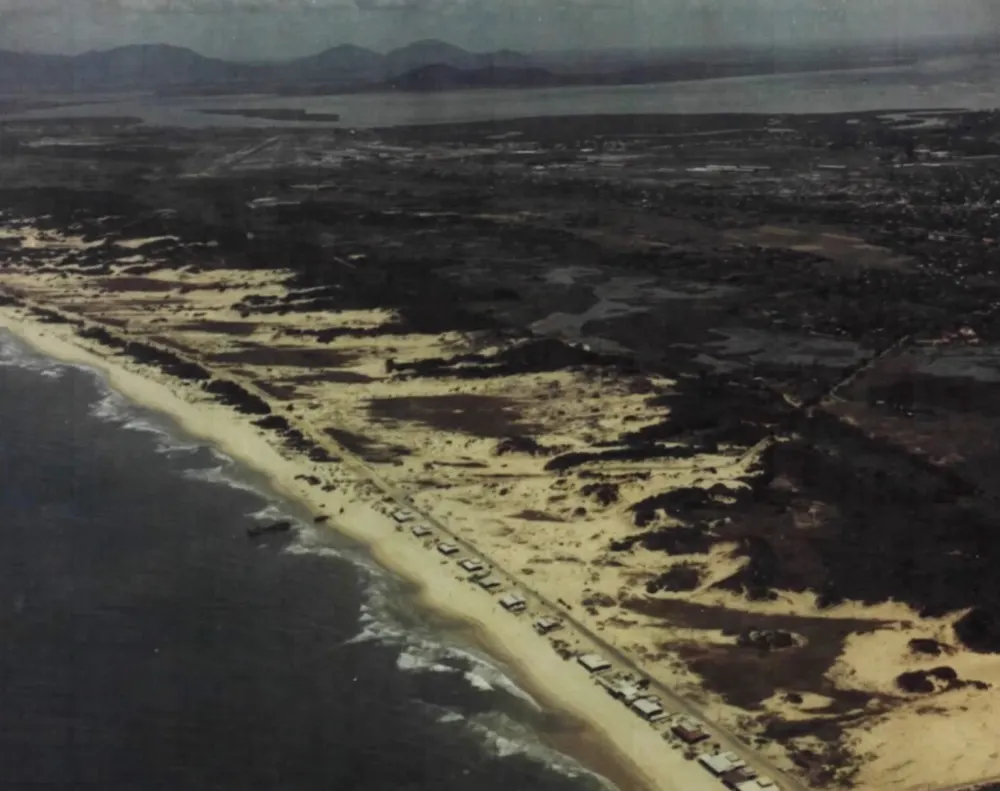 Black-and-white 1965 aerial photo of the Vũng Tàu shoreline